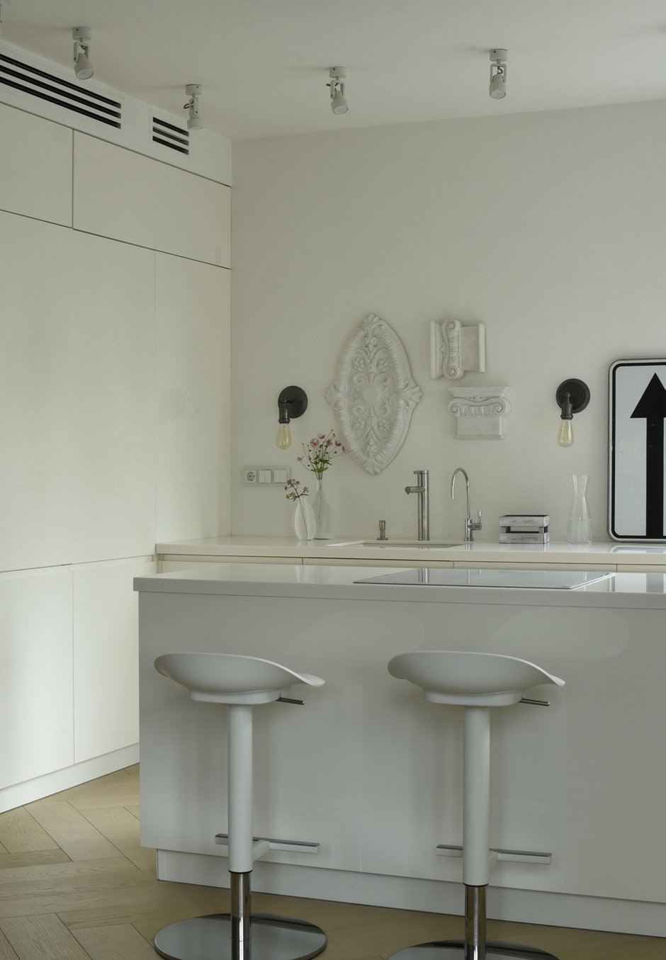 Фотография: Кухня и столовая в стиле Эклектика, Классический, Квартира, Минимализм, Проект недели, Москва, 3 комнаты, Более 90 метров, Анна Эрман – фото на INMYROOM