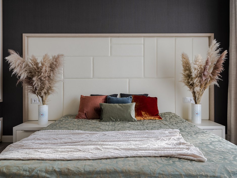 Фотография: Спальня в стиле Современный, Квартира, Проект недели, Москва, Варвара Зеленецкая, Монолитный дом, 4 и больше, Более 90 метров – фото на INMYROOM