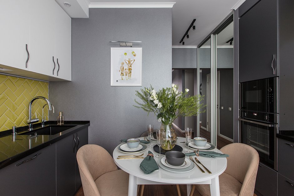 Фотография: Кухня и столовая в стиле Современный, Скандинавский, Квартира, Проект недели, Москва, Панельный дом, 2 комнаты, 40-60 метров, Елена Карасаева – фото на INMYROOM