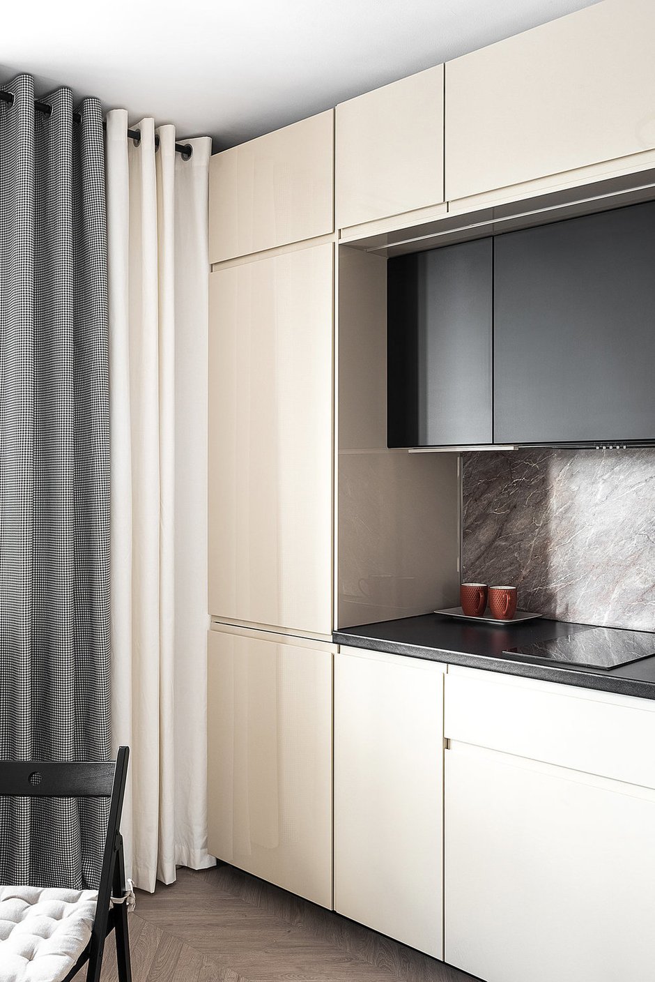 Фотография: Кухня и столовая в стиле Современный, Малогабаритная квартира, Квартира, Проект недели, Санкт-Петербург, до 40 метров, Елена Титова – фото на INMYROOM