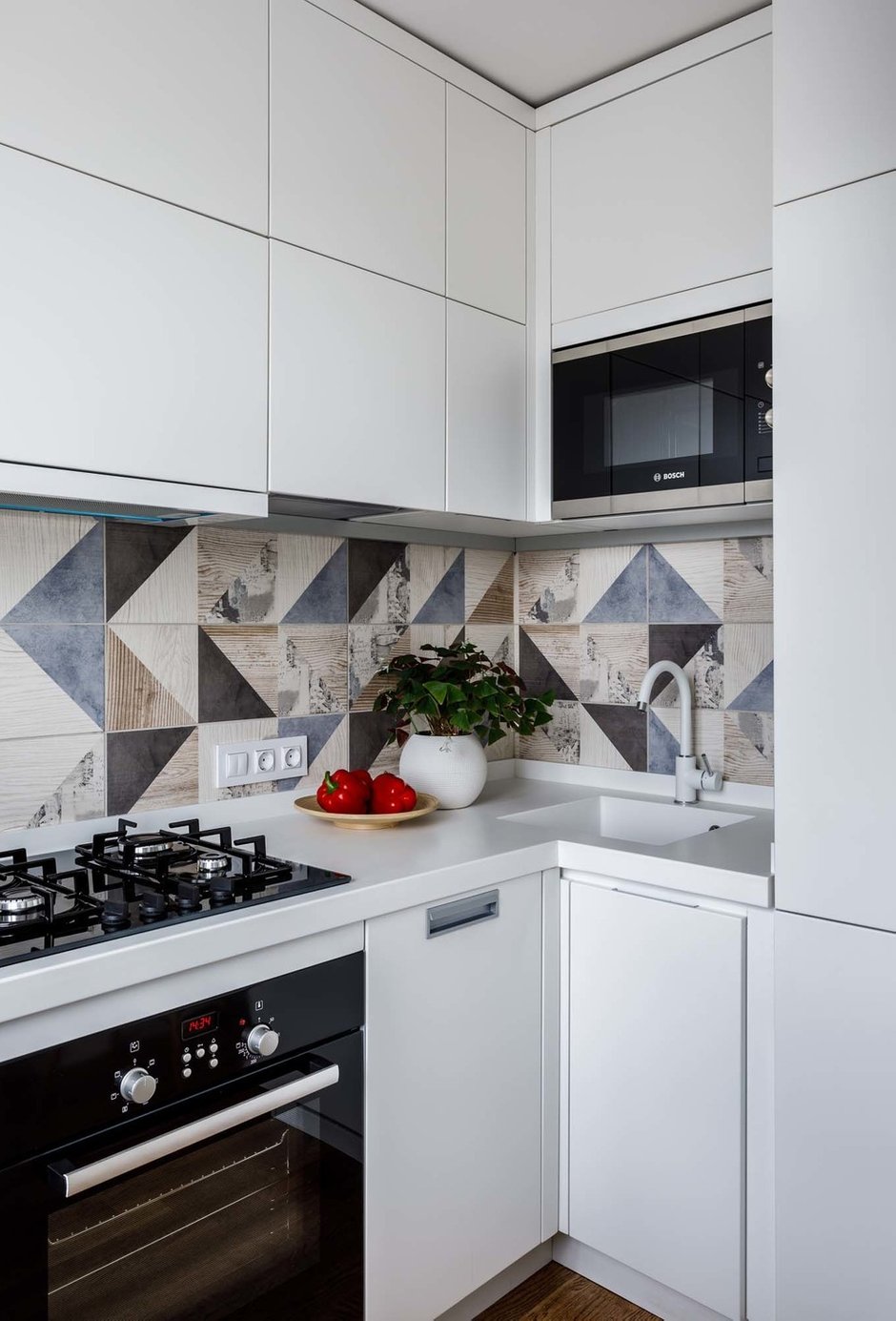 Фотография: Кухня и столовая в стиле Скандинавский, Современный, Малогабаритная квартира, Квартира, Проект недели, Москва, Рустэм Уразметов, 1 комната, до 40 метров – фото на INMYROOM