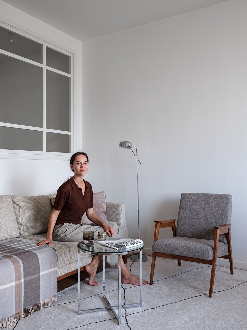 Фотография: Гостиная в стиле Скандинавский, Современный, Минимализм, Квартира, Проект дня, Москва, 3 комнаты, 60-90 метров, Анна Мальцева, скандинавский с элементами минимализма – фото на INMYROOM