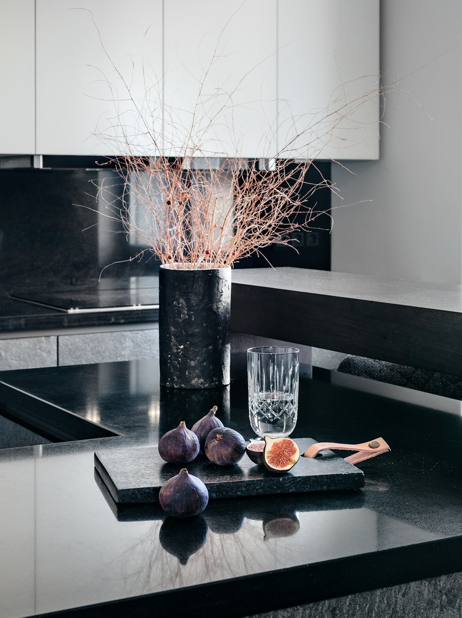 Фотография: Кухня и столовая в стиле Современный, Эклектика, Дом, Минимализм, Проект недели, Москва, Дом и дача, Монолитный дом, 4 и больше, Более 90 метров, Южное Бутово, Татьяна Северр – фото на INMYROOM