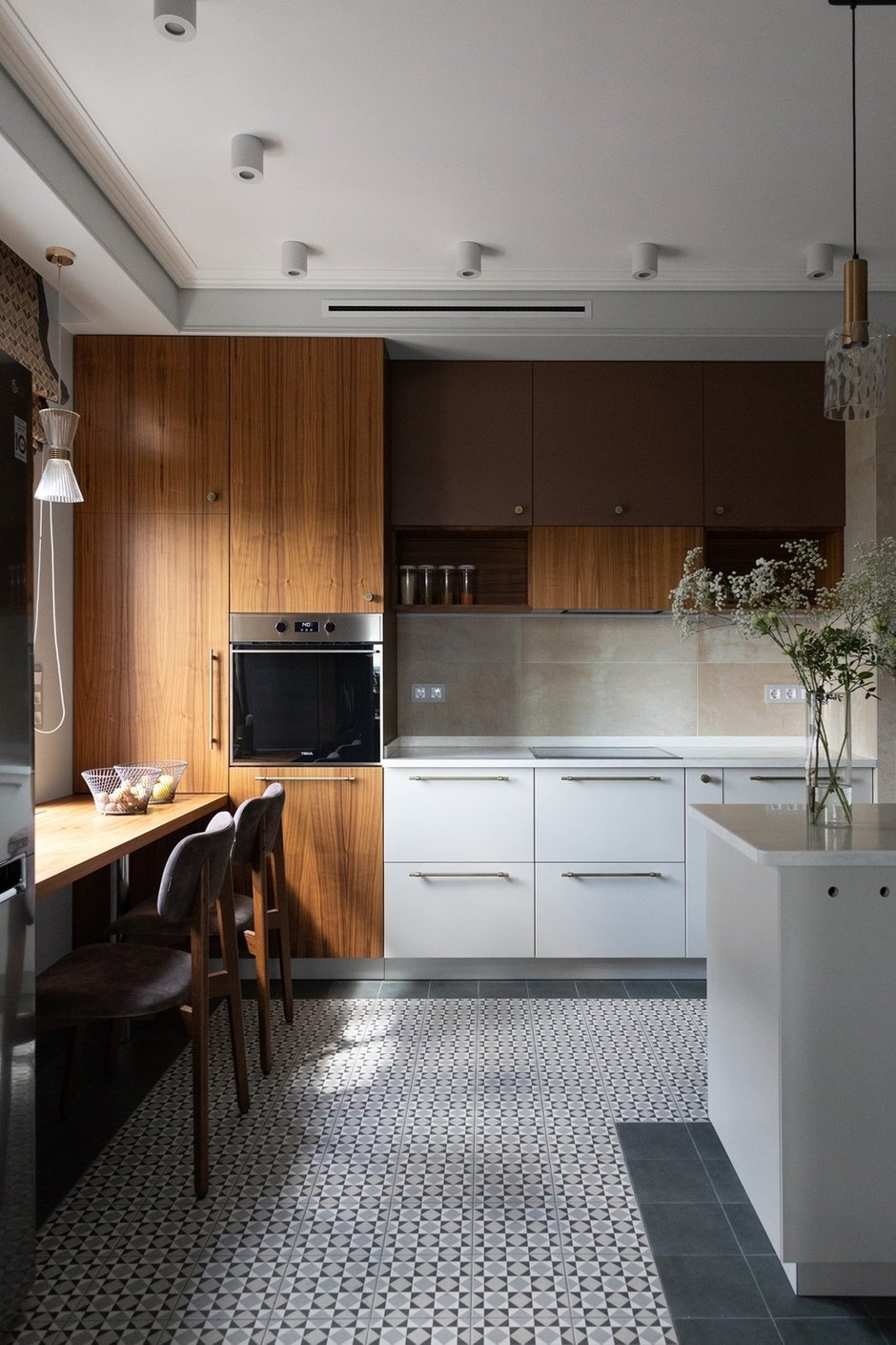 Фотография: Кухня и столовая в стиле Современный, Квартира, Проект недели, Санкт-Петербург, 4 и больше, Более 90 метров, Маргарита Леоро – фото на INMYROOM