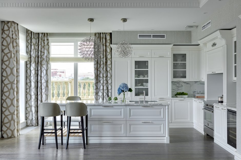 Фотография: Кухня и столовая в стиле Классический, Современный, Проект недели, Пентхаус, Минск, Монолитный дом, 2 комнаты, Более 90 метров, #эксклюзивныепроекты, «Бахарев и партнеры» – фото на INMYROOM