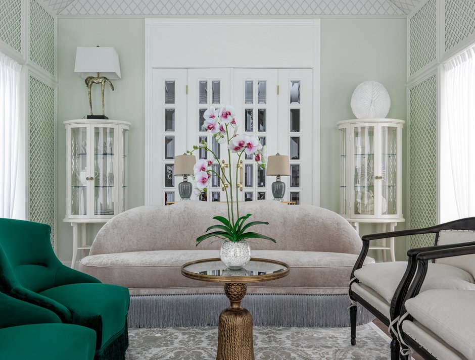 Фотография: Гостиная в стиле Классический, Современный, Дом, Проект недели, 4 и больше, Более 90 метров, #эксклюзивныепроекты, TaupeHome, Красное село – фото на INMYROOM