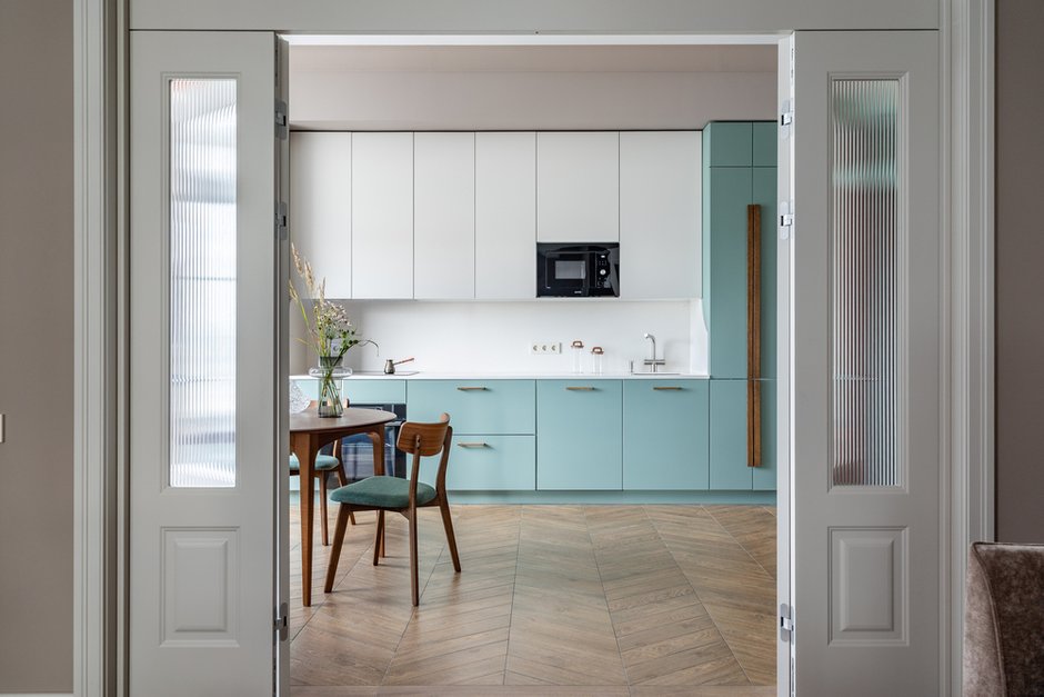 Фотография: Кухня и столовая в стиле Современный, Квартира, Проект дня, Москва, 2 комнаты, 60-90 метров, Кристина Квартальнова – фото на INMYROOM