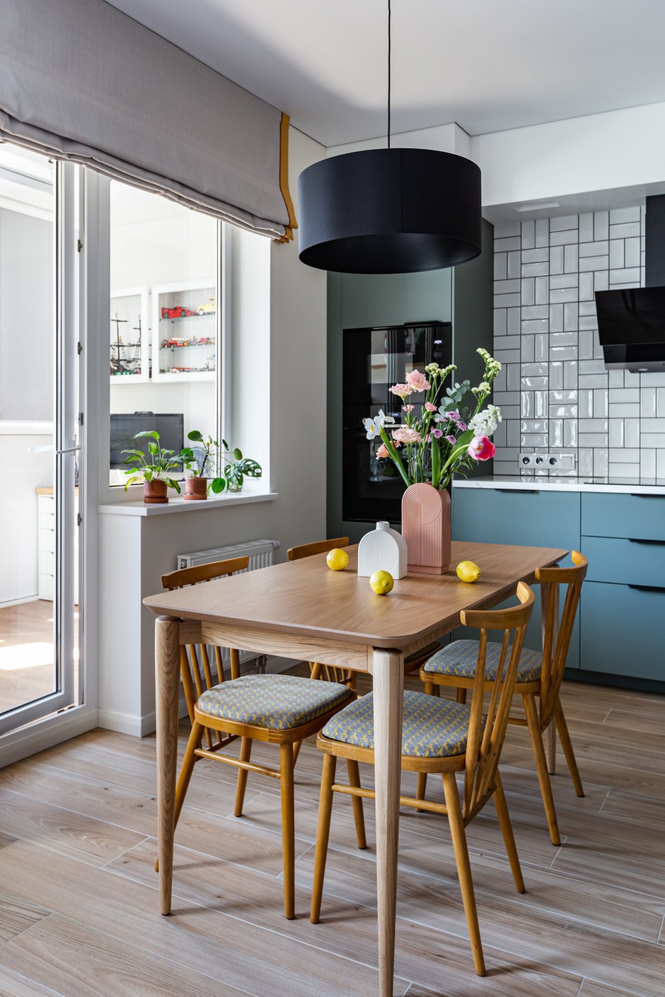 Фотография: Кухня и столовая в стиле Современный, Проект недели, Санкт-Петербург, 3 комнаты, Более 90 метров, Анастасия Заркуа – фото на INMYROOM