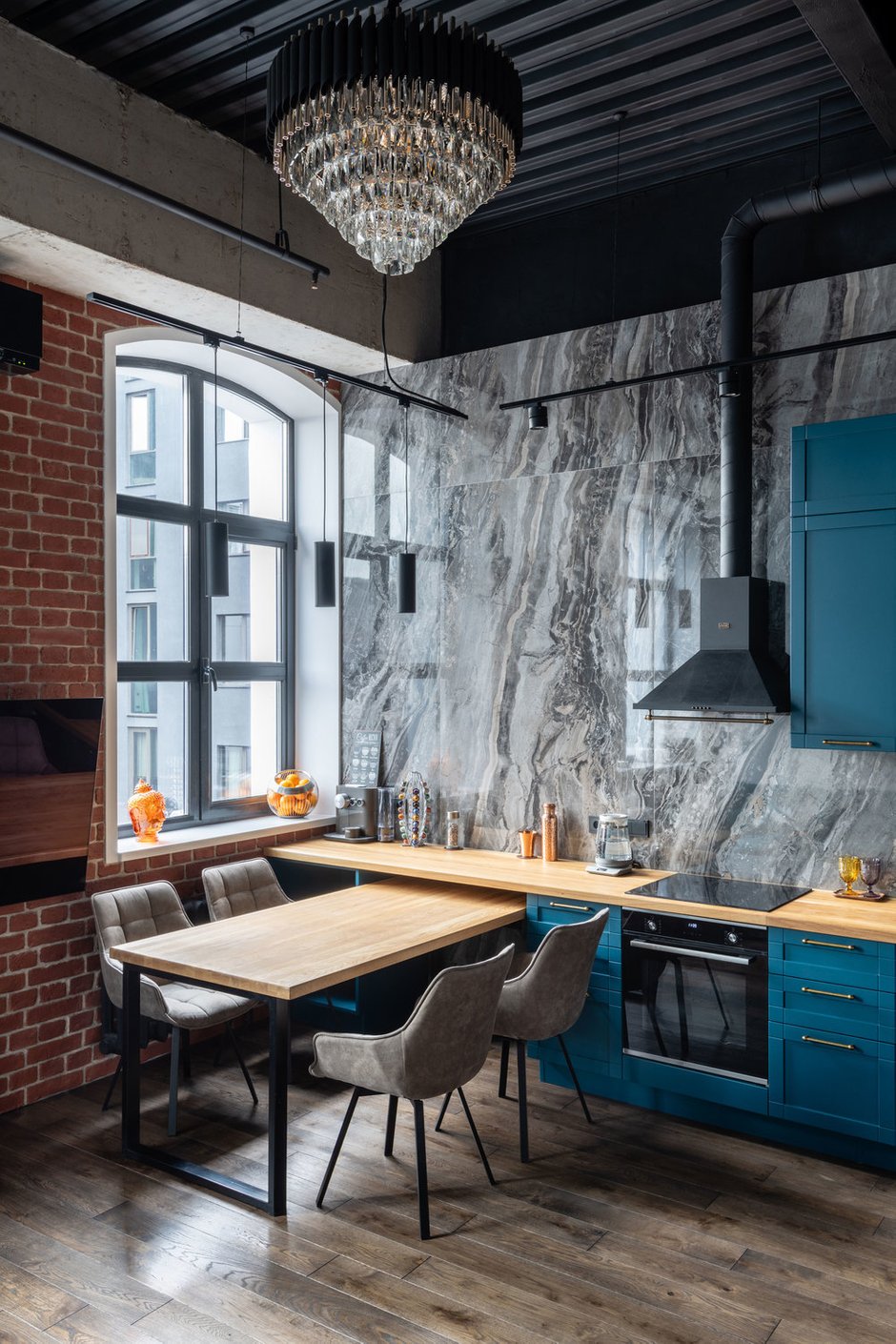 Фотография: Кухня и столовая в стиле Лофт, Квартира, Студия, Проект недели, Москва, Кирпичный дом, 40-60 метров, Юлия Сологубова – фото на INMYROOM