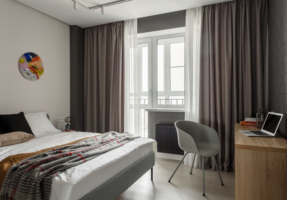 Кровать ИКЕА — очень бюджетная, долго не появлялась в продаже, но ее все же поймали. 