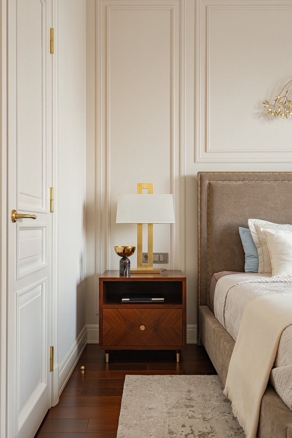 В качестве материала для фурнитуры выбрали латунь.