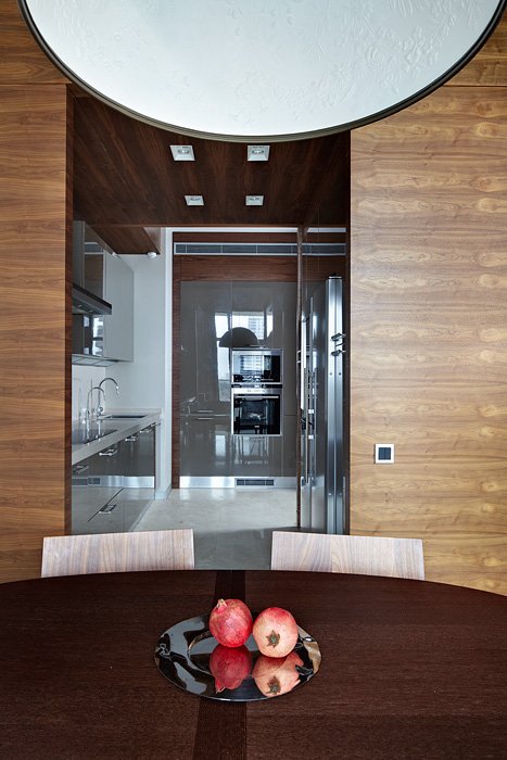 Фотография: Кухня и столовая в стиле Современный, Квартира, Минимализм, Проект недели, Москва, новостройка, Антон Крылов, Монолитный дом, 3 комнаты, Более 90 метров – фото на INMYROOM