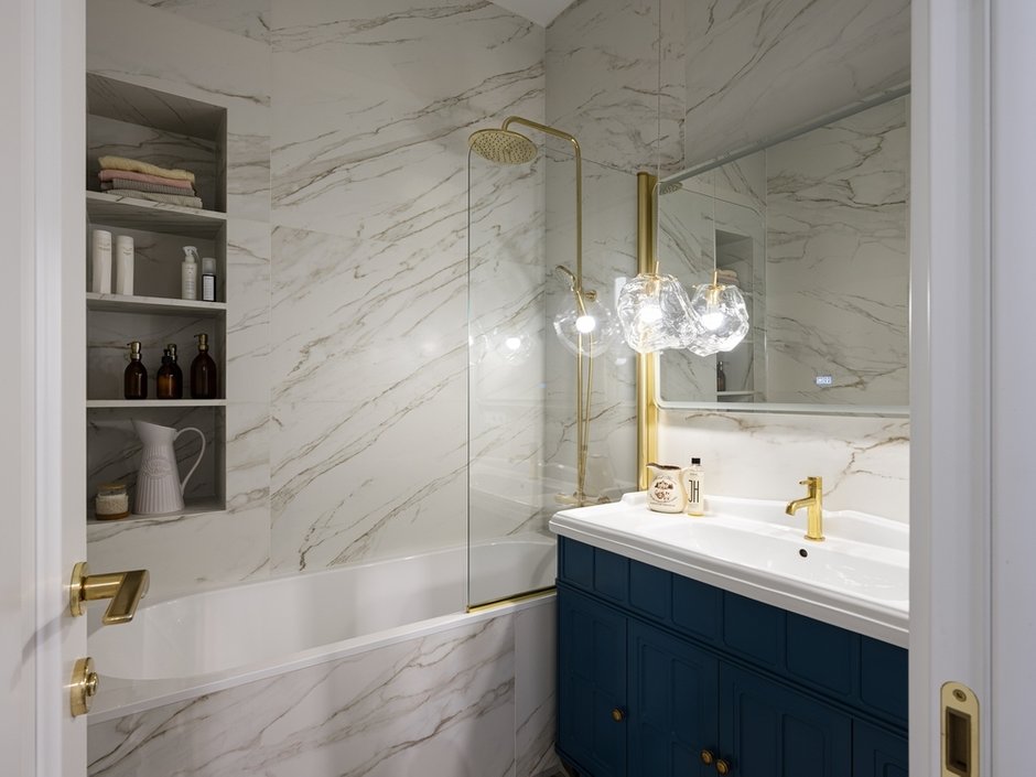 Фотография: Ванная в стиле Классический, Современный, Квартира, Проект недели, Москва, Сталинка, 3 комнаты, 40-60 метров, UN Buro, Анастасия Потапова – фото на INMYROOM