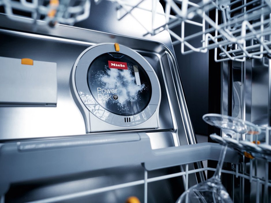 Фотография:  в стиле , Кухня и столовая, Miele, Бытовая техника, Гид, умная бытовая техника, кофемашина, техника для кухни – фото на INMYROOM
