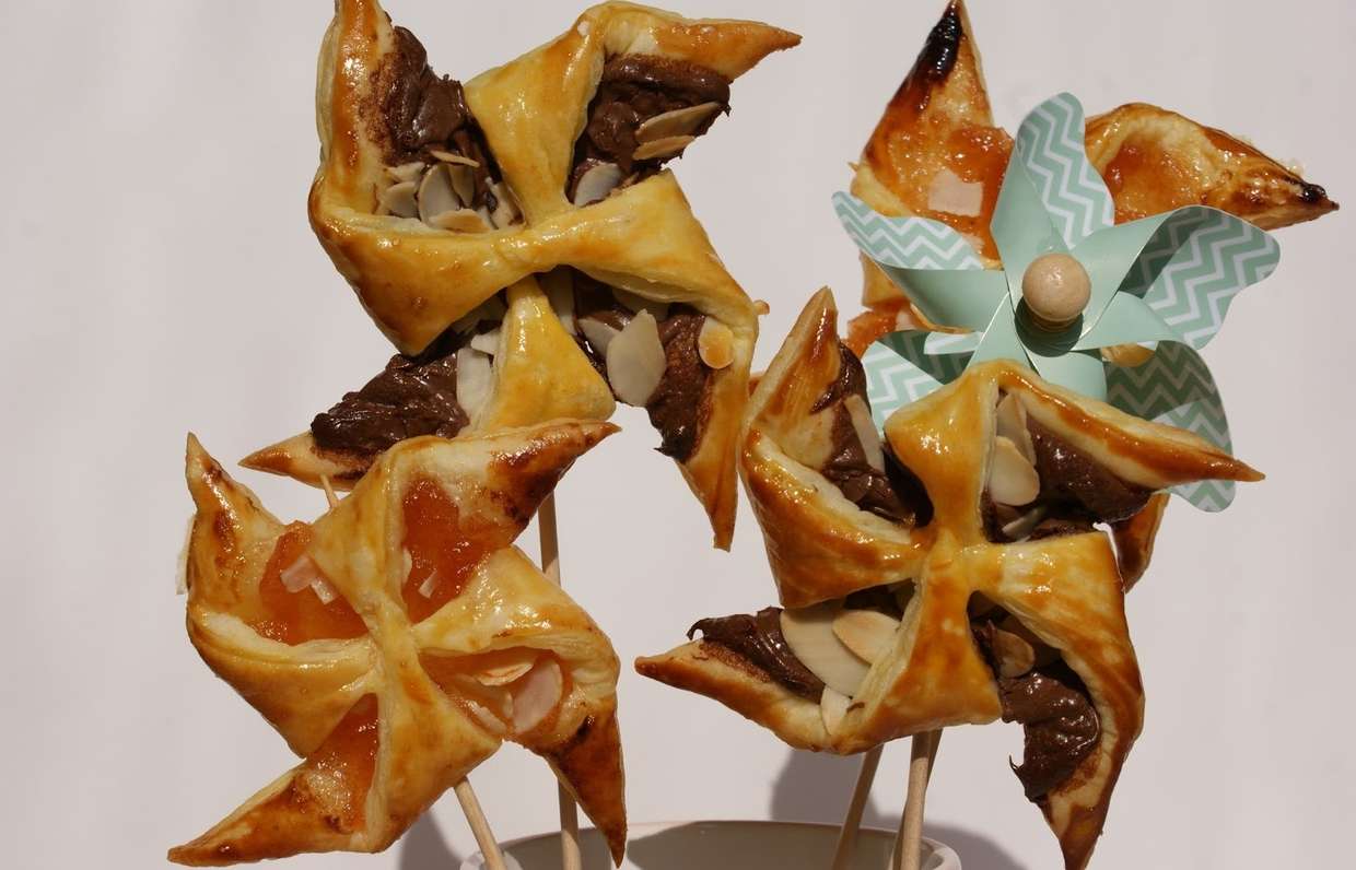 Печенье вертушки с шоколадом. Теста вертушка. Булочки вертушки. Вертушки из слоеного теста. Вкусная и красивая выпечка.