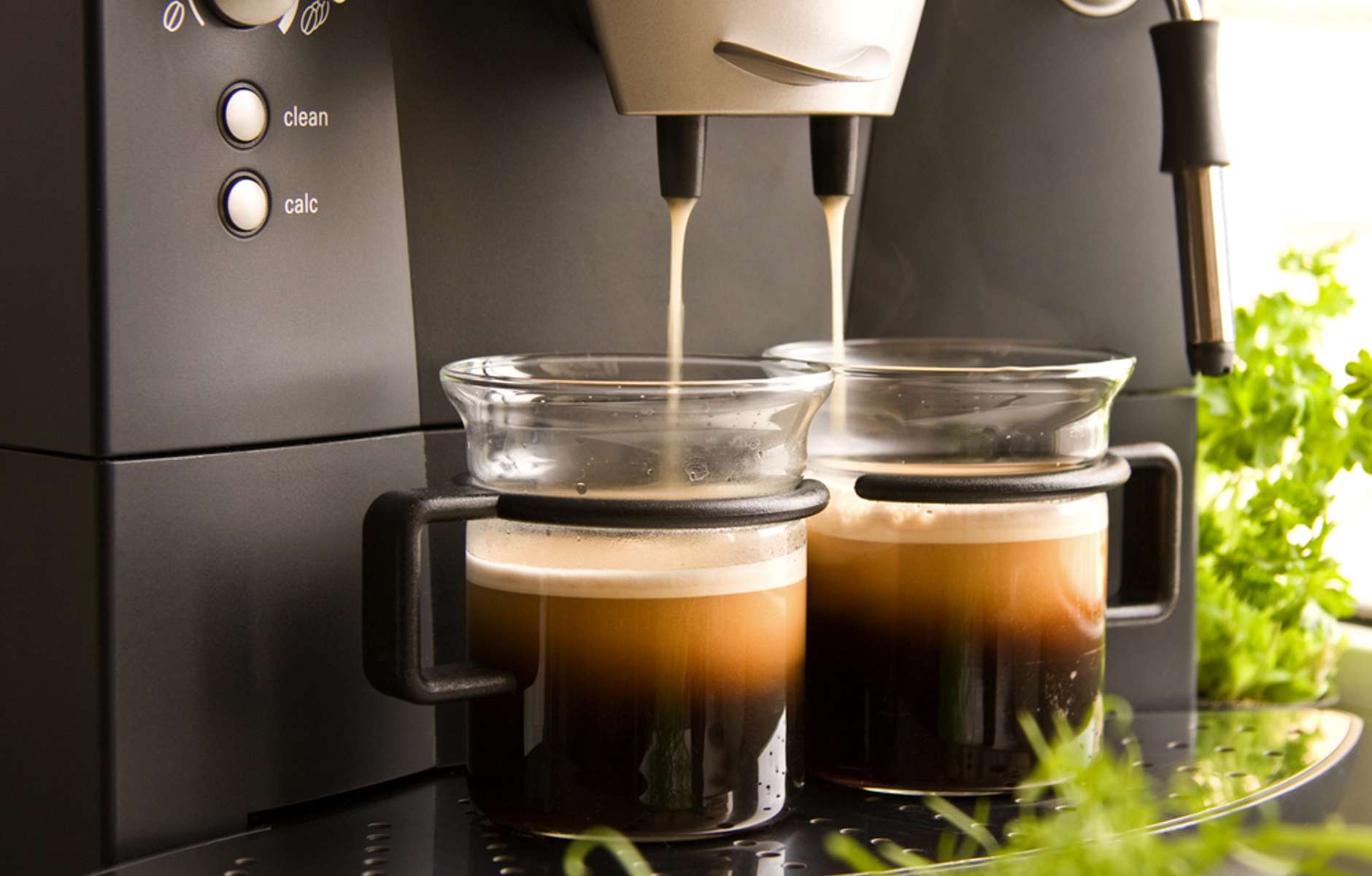 Кофе кофемашины кофеварки. Кофемашина. Красивые кофемашины. Кофемашина и кофе. Кофе в кофемашине.