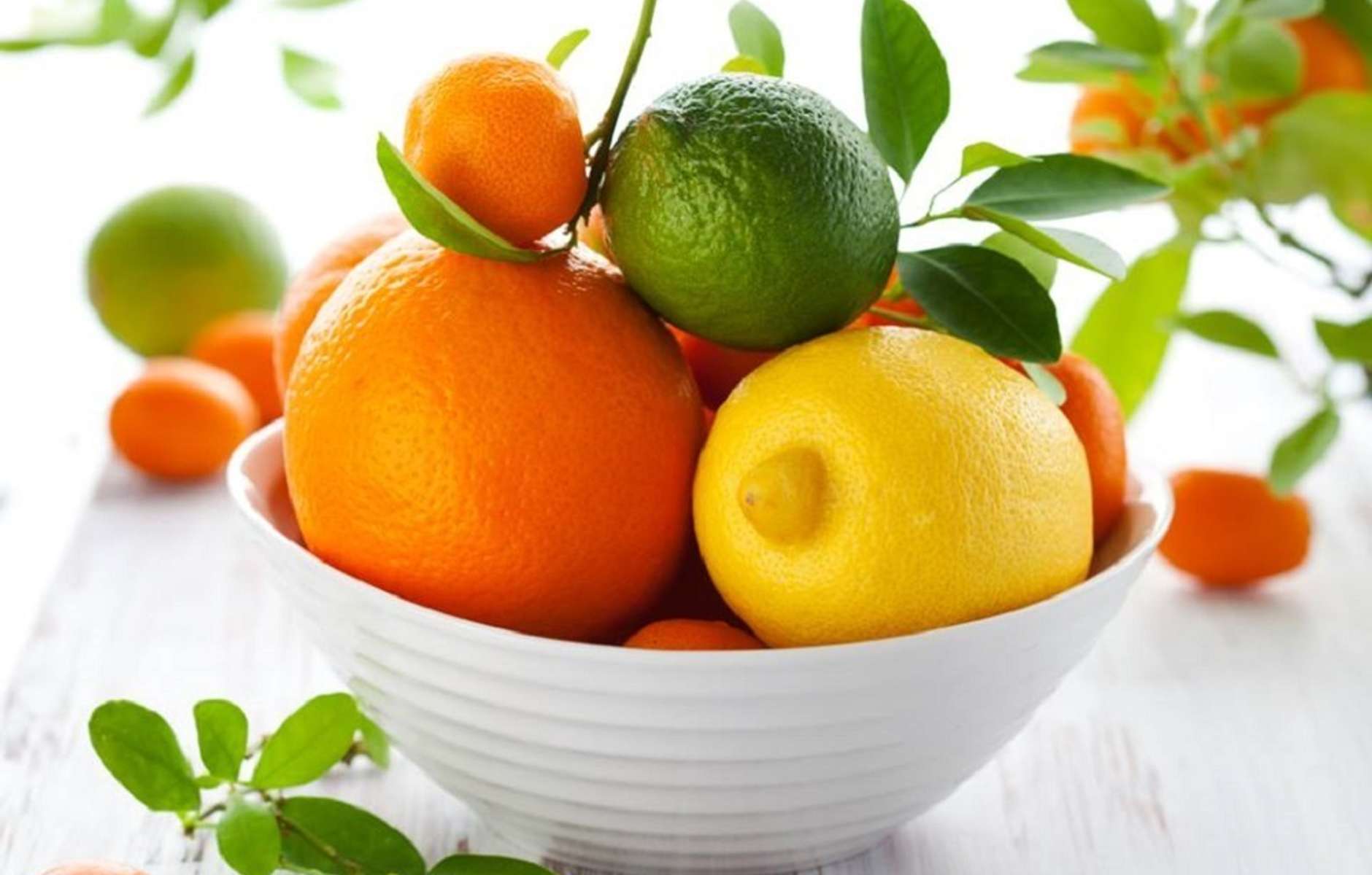 Лимон цитрусовые фрукты. Цитрусовые, апельсин, лимон, грейпфрут. Апельсин мандарин грейпфрут. Грейпфрут, мандарин, лайм. Лайм лимон апельсин мандарин.