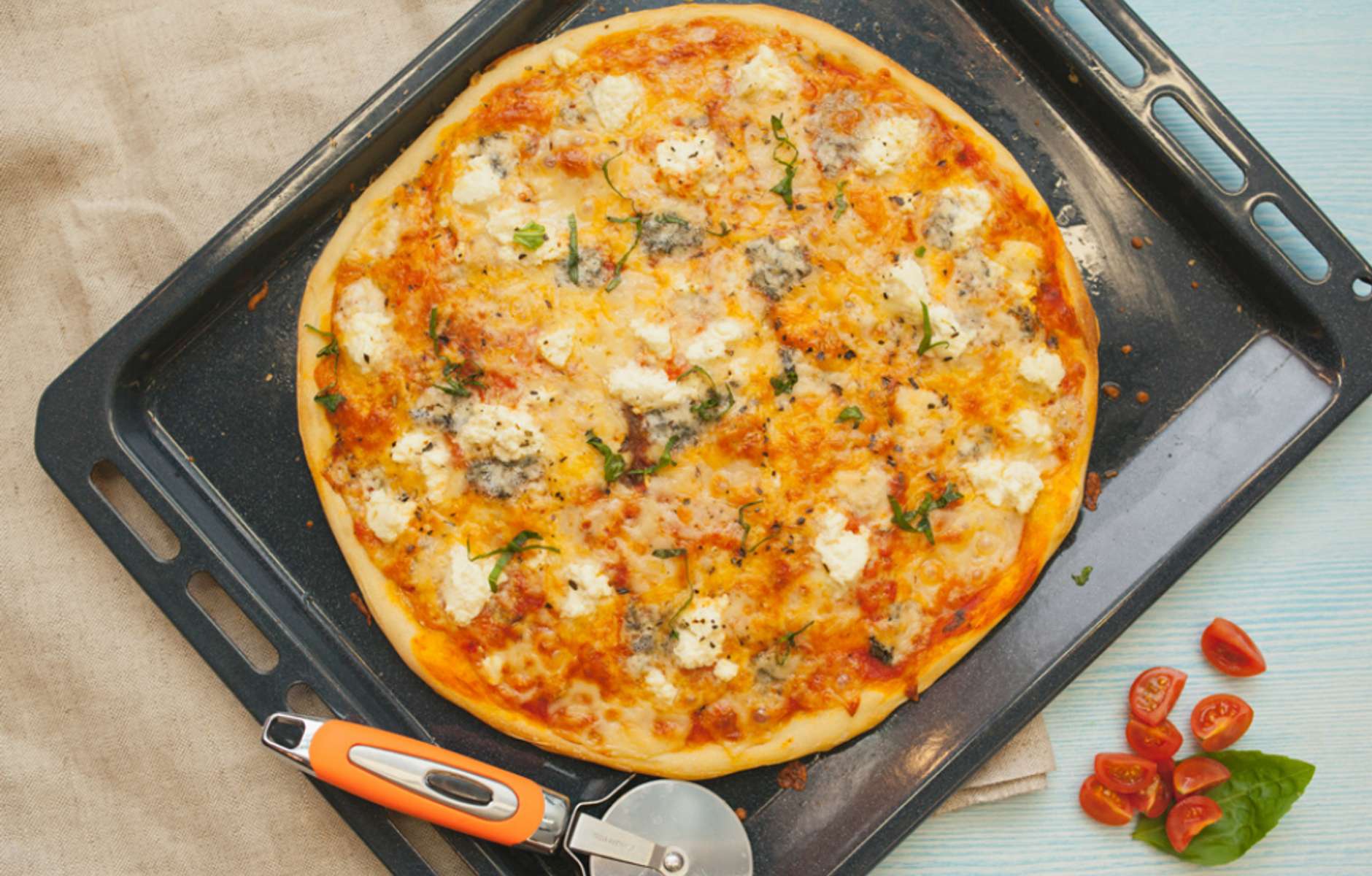 как приготовить пиццу четыре сыра в домашних условиях в духовке фото 85