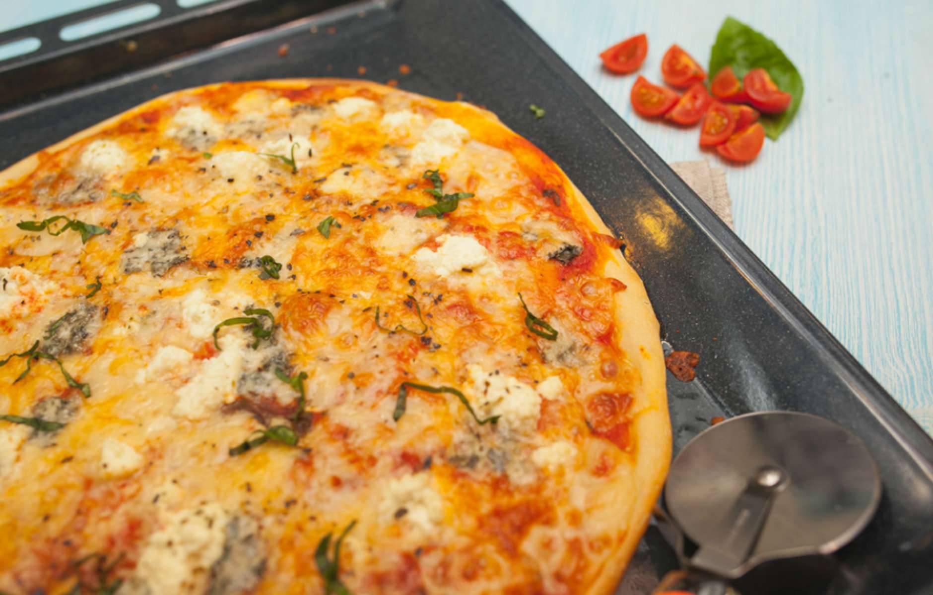 Классическая пицца в Италии 4 сыра