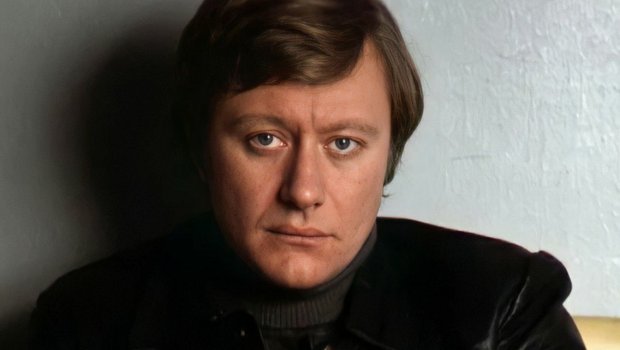 Андрей Миронов дома: французский парфюм, галстуки по каталогу и мини-спектакли на кухне