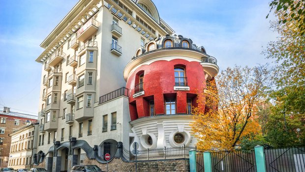 Дом-яйцо на улице Машкова: как живется в самом округлом здании Москвы