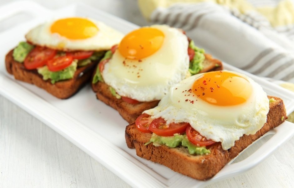 Завтраки на сковороде — рецепты с пошаговыми фото и видео